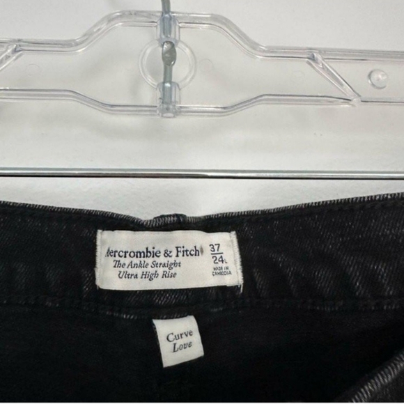 NWT Abercrombie high-rise straight ankle jeans - Picture 3 of 3